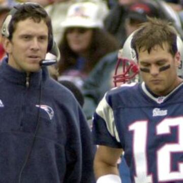 Tom Brady (#12) sustituyó al titular Drew Bledsoe en 2001 cuándo también tenía 23 años y nunca más salió del equipo.