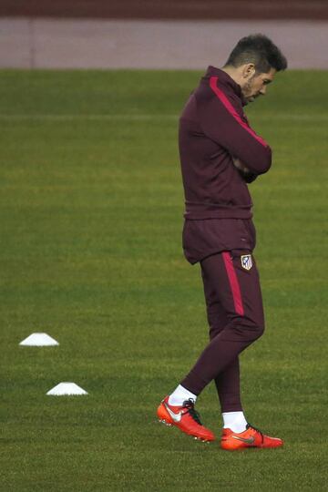 Atlético coach Diego Simeone can refind the magic starting tonight against Barcelona.