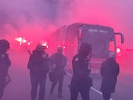 28-03-26. LLEGADA DEL SPORTING A EL MOLINÓN PARA EL PARTIDO ANTE EL DEPORTIVO.