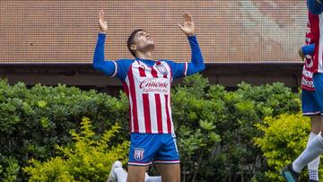 Alberto Coyote, director t&eacute;cnico del Tapat&iacute;o de la Liga de Expansi&oacute;n, aplaude la participaci&oacute;n de los &ldquo;refuerzos&rdquo; enviados por Chivas.