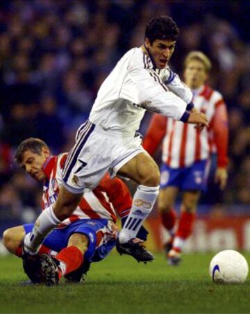 El mejor jugador es Raúl González, futbolista del Real Madrid entre 1994 y 2010 ocupa la PRIMERA posición con 528 puntos