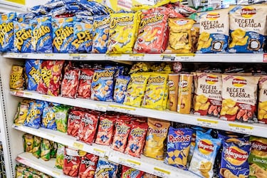 Hecha la ley... ¿hecha la trampa?: la peculiar respuesta de niños y maestros a la prohibición de comida chatarra en las escuelas