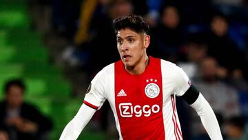 El mediocampista mexicano anotó el segundo gol del Ajax en el duelo frente al Lille. En la fase previa del certamen ya había anotado.