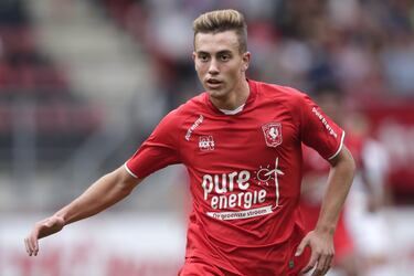 El mediocentro ha sido titular indiscutible y puntal del Twente holandés a lo largo de toda la temporada. Quiere regresar al Barça.