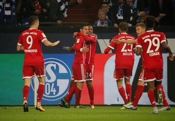 James brilla en Bayern y marca su primer gol