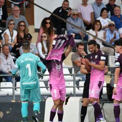 Los penaltis salvan a un Málaga ramplón ante la Peña Deportiva