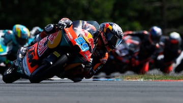 Rueda tirando del grupo.