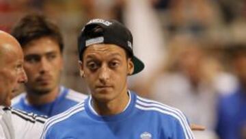 Daily Mail: El United busca un crack y no olvida a Mesut Özil