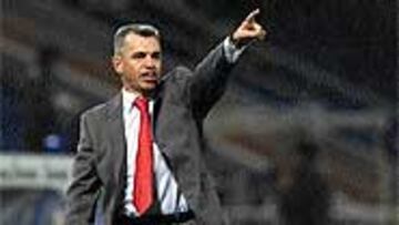 <B>PRUDENTE</B>. El punto en Vallecas fue considerado positivo por Javier Aguirre.