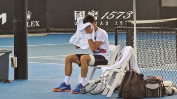 Djokovic regresa al Open de Australia entre algodones