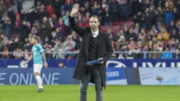 Juanfran, en el homenaje que recibió del Atlético en diciembre de 2019.