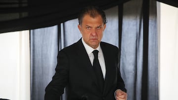 A Mosa le preguntan cuándo Almirón dejará Colo Colo y sorprende con su respuesta