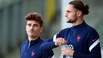 Rabiot, junto a Griezmann.