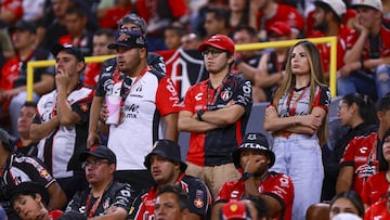 Fans o Aficion during the 16th round match between Atlas and Toluca as part of the Liga BBVA MX, Torneo Apertura 2025 at Jalisco Stadium, on November 01, 2025 in Guadalajara, Jalisco, Mexico.
