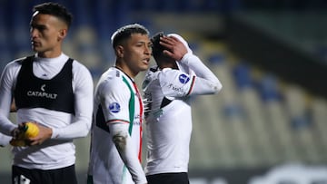 Futbol, Palestino vs Cuiaba
Playoff, Copa Sudamericana 2024.
Jugadores de Palestino tras el partido de copa Sudamericana contra Cuiaba disputado en el estadio Ester Roa de Concepcion, Chile.
18/07/2024
Marco Vasquez/Photosport
Football, Palestino vs Cuiaba
Playoff, 2024 Sudamericana Championship.
Palestino players after the copa Sudamericana match against Cuiaba player played at the Ester Roa stadium in Concepcion, Chile.
18/07/2024
Marco Vasquez/Photosport