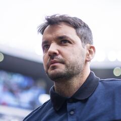 Nicolás Larcamón arremete contra el arbitraje