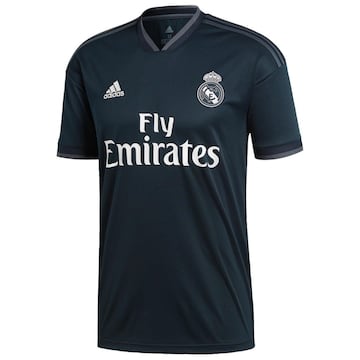 La segunda camiseta de la temporada 2018-2019 seguía siendo de color oscuro, como en la anterior campaña. La diferencia radicaba en el color, denominado 'tech onix', tirando a metálico, hacía resaltar las bandas, también oscuras, de los hombros. El cuello acababa en pico.