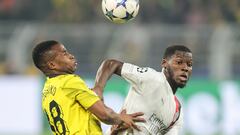 Dortmund (Germany), 04/10/2023.- Dortmund's Youssoufa Moukoko (L) and Milan's Yunus Musah (R) in action during the UEFA Champions League Group F match between Borussia Dortmund and AC Milan in Dortmund, Germany, 04 October 2023. (Liga de Campeones, Alemania, Rusia) EFE/EPA/FRIEDEMANN VOGEL
