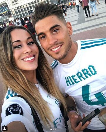 Claudia y Álvaro Ruiz son los hijos de Fernando Hierro. Claudia es una 'it girl' e instagramer con bastante éxito. Estudió publicidad y protocolo además de haber desfilado como modelo en la Madrid Fashion Week. Álvaro también es influencer, es bastante deportista y trabaja en el mundo del fútbol.  