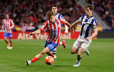 El joven centrocampista atlético fue el motor que hizo que su equipo fuera demoledor en la primera parte. Desactivó el juego realista y ayudó en ataque siempre que pudo.