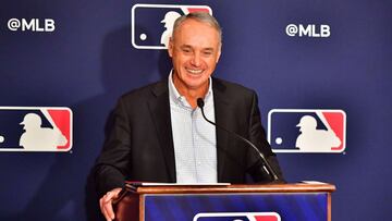 En conferencia de prensa, el comisionado habló de los acuerdos que tiene con MLBPA y aseguró que la campaña regular iniciará en tiempo.