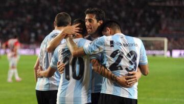 Centurión disparó contra Milito y afirmó que no lo invitaron a la fiesta de Racing campeón