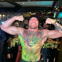 McGregor presume de lujo en honor a su negocio más preciado