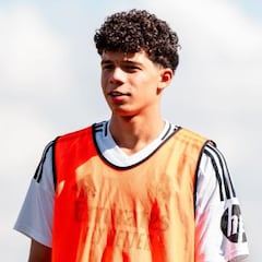 Enzo Alves, de nuevo a escena