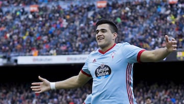 Maxi G&oacute;mez celebra el gol que supuso el empate 2-2 del Celta contra el Barcelona en el Camp Nou.