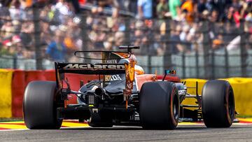 SUKI003. Francorchamps (Belgium), 26/08/2017.- Spanish Formula One driver Fernando Alonso of McLaren-Honda in action during the third practice session at the Spa-Francorchamps race track near Francorchamps, Belgium, 26 August 2017. The 2017 Belgium Formula One Grand Prix will take place on 27 August. (B&eacute;lgica, F&oacute;rmula Uno) EFE/EPA/SRDJAN SUKI