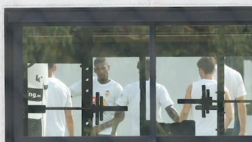 Mosquera, en su primer día de trabajo, en el gimnasio de Paterna.