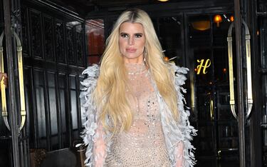 Jessica Simpson fue animadora en la escuela media (Junior High/8th grade) y llegó a ser la jefa de porristas ("head cheerleader") de su equipo.