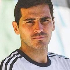 Casillas señala a sus "vendedores de humo" y obtiene respuesta