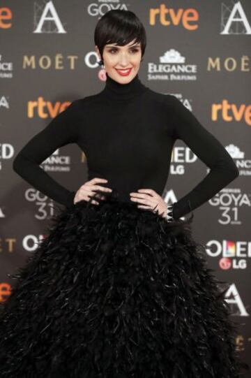 MADRID, 04/02/2017.- La actriz Paz Vega posa a su llegada a la gala de la XXXI edición de los Premios Goya del cine español que se celebra esta noche en el Marriott Auditorium Hotel, en Madrid. EFE/JuanJo Martín