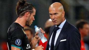 Bale, con Zidane.