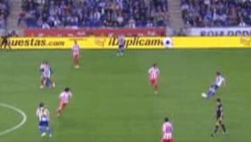 <b>58'. </b>Osvaldo está ligeramente adelantado al hacer el 2-2.