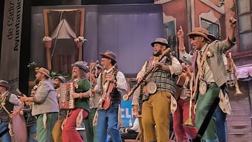La chirigota 'Los Cenadores Rumanos', del Carnaval de Cádiz 2025.