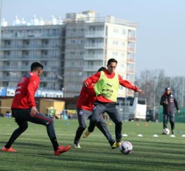 La Roja prepara dos equipos para Irán y Brasil