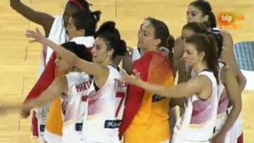Las jugadoras celebran el triunfo ante Turquía.