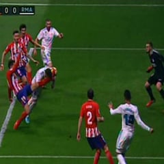 Penalti no pitado a Ramos: Lucas le dio una patada en la nariz que le impidió jugar la segunda parte