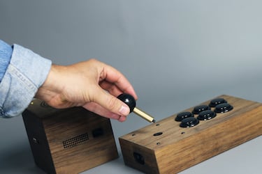 Zette System, la mini consola con proyector de 2000 euros