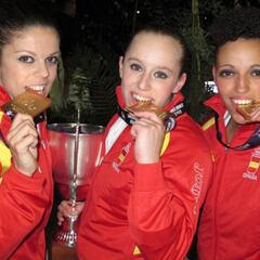 Oro femenino y plata masculina para los equipos de katas