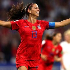 Alex Morgan, única jugadora en anotar en WWC en su cumpleaños