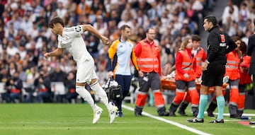 09/11/24 PARTIDO PRIMERA DIVISION 
REAL MADRID - OSASUNA 
GOLPE LESION EDER MILITAO 
CAMBIO SUSTITUCION RAUL ASENCIO 