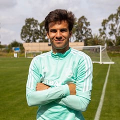 Riqui Puig looks forward to Los Angeles derby and Messi’s arrival