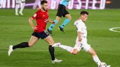 Jon Moncayola ante Antonio Blanco, del Real Madrid.