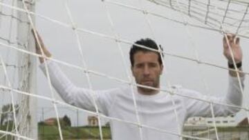 <b>BIENVENIDO. </b>Toño regresa al estadio donde vivió muchas tardes de gloria hace varias temporadas. El meta alicantino defendió la portería albiazul en la temporada del último ascenso a Primera.