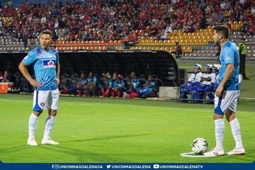 El mexicano-estadounidense debutó con Tigres en 2013, jugó 12 partidos con la sub-20, marcó 9 goles. Fue a Colombia con el Patriotas Boyacá, regresó al Atlas, volvió al país cafetalero con el Once Caldas y este año firmó con la Unión Magdalena