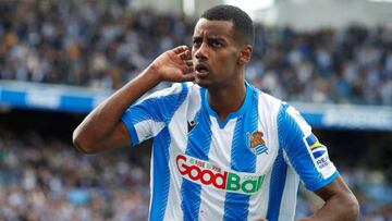 Isak asegura no saber "nada" del Barcelona