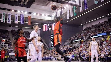 Petit Niang, durante su etapa con el Covirán Granada en ACB.